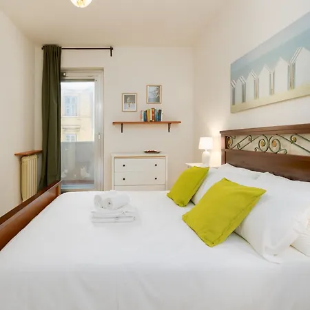 Zona Burlo - Con Terrazzo, Wi-fi Gratuito, Primo Piano Con Ascensore * Triëst