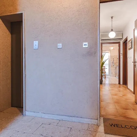 Zona Burlo - Wi-fi Terrazzo Ascensore * 的里雅斯特